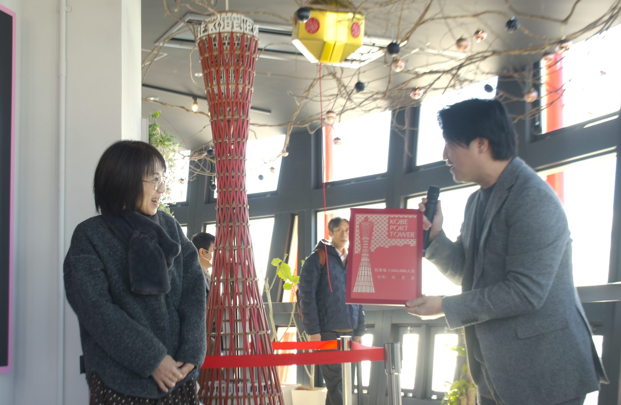 神戸ポートタワー来場者100万人達成！リニューアルから1年7ヶ月でのイメージ画像