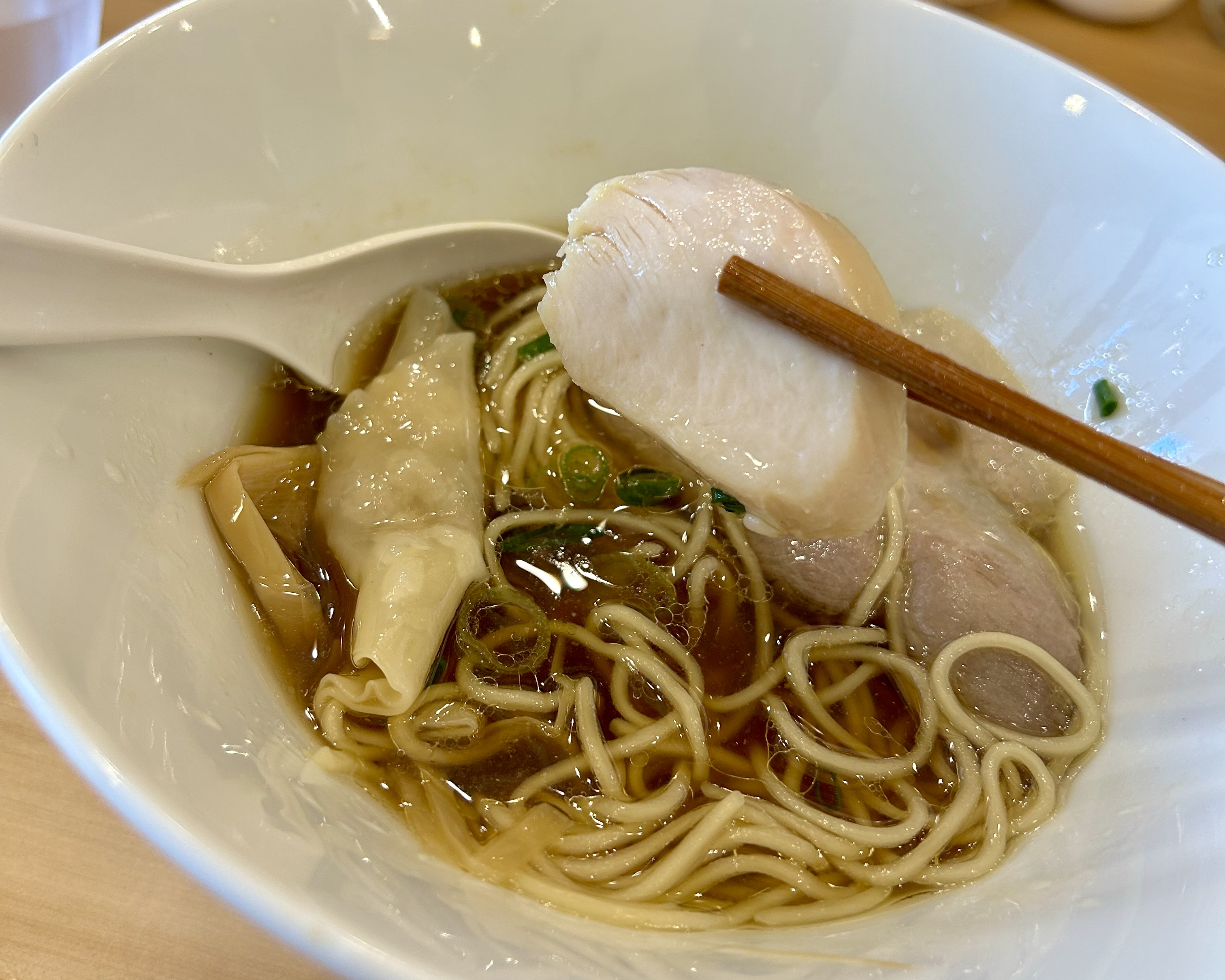 阪神西宮「らぁめんどろっぷ」特製しょうゆラーメン実食レポのイメージ画像