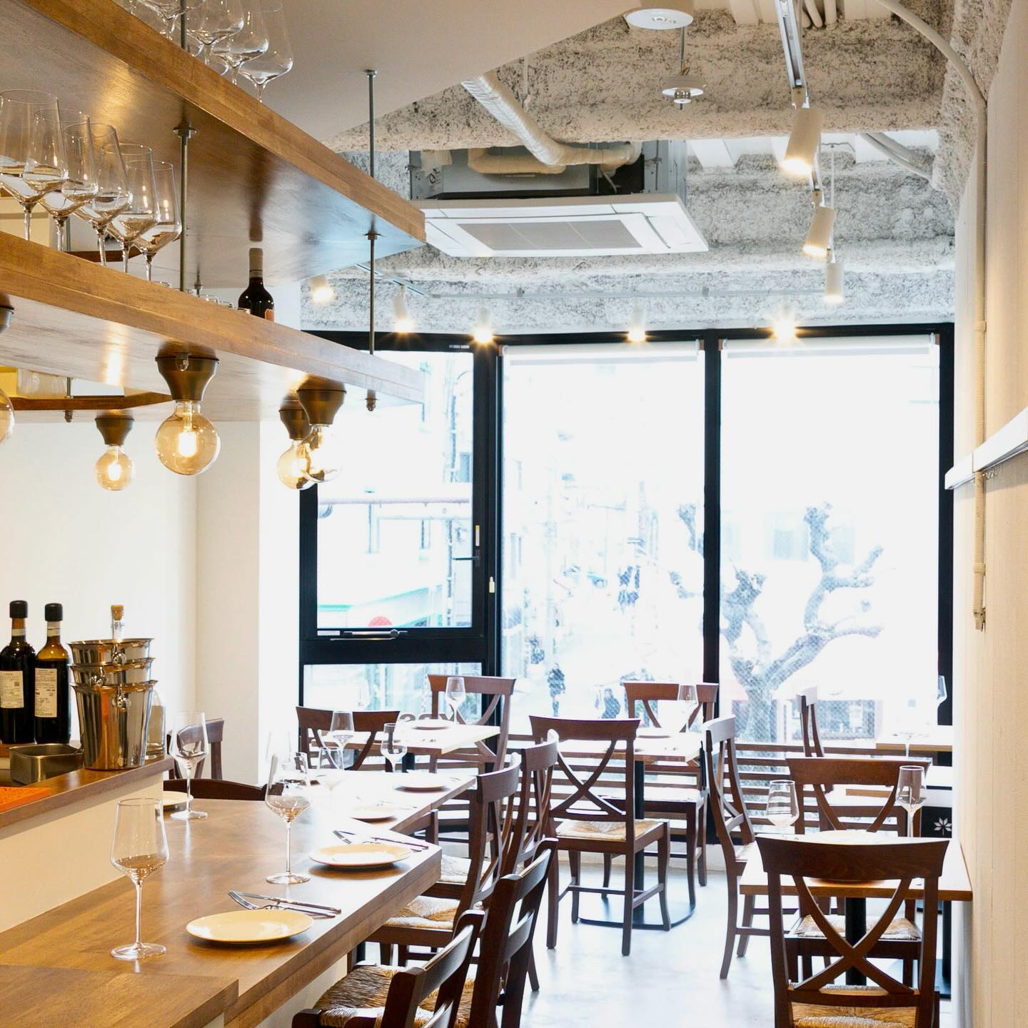 元町に現れた隠れ家イタリアン！da Ypsilonで自家製パスタとワインに酔いしれるのイメージ画像