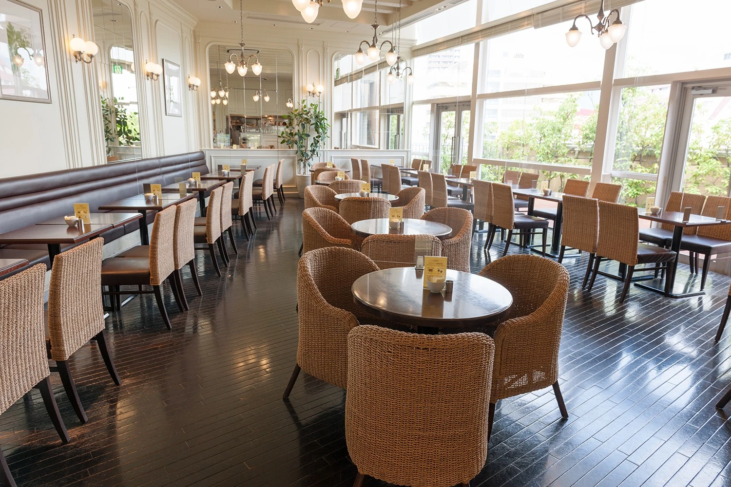 阪急西宮ガーデンズ 手土産スイーツ13選｜カフェ・チョコレート・ケーキのイメージ画像