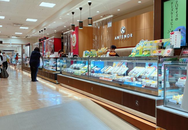 神戸の老舗洋菓子店 アンテノール バレンタイン限定 濃厚チョコケーキのイメージ画像