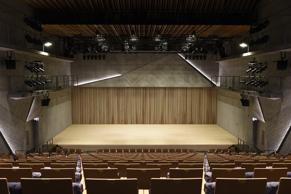 バレンタインは神戸で。700本の灯と音楽が紡ぐ癒やしの夜のイメージ画像