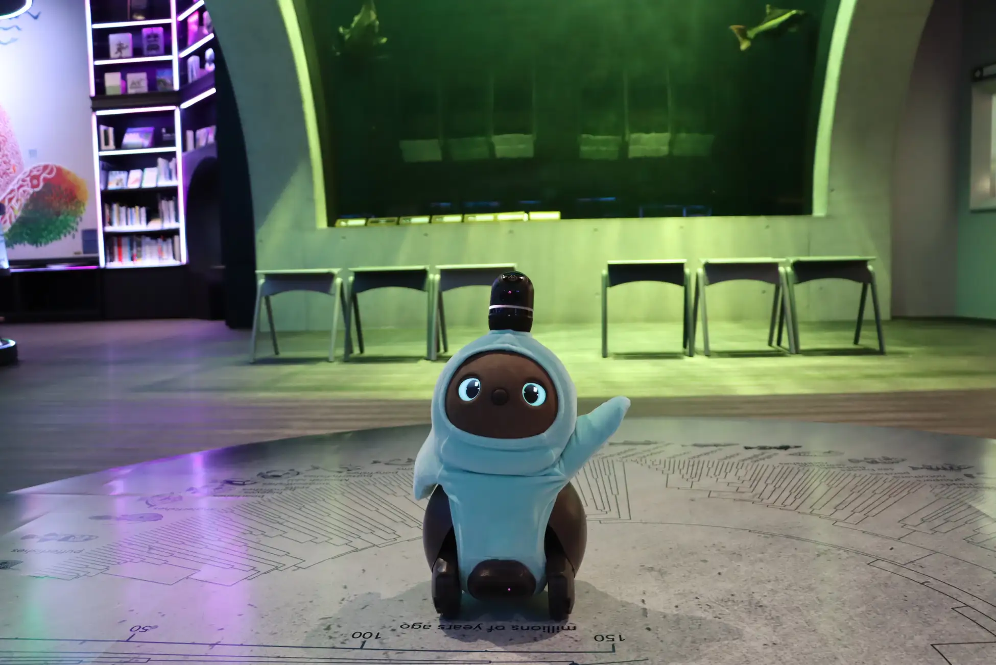 神戸アトア×LOVOTコラボ！夜間貸切イベント開催、限定グッズ＆顔PASS特典のイメージ画像