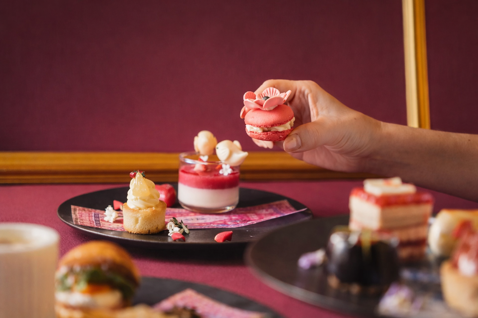 新神戸 ANAクラウンプラザホテル バレンタイン限定アート＆スイーツのイメージ画像