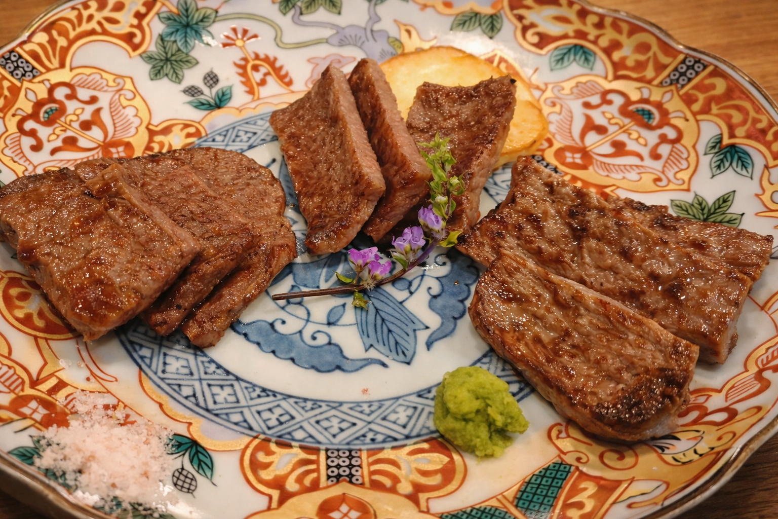 三宮北野坂「炭火焼 井の万」3/1開店！厳選素材の日本料理を堪能のイメージ画像