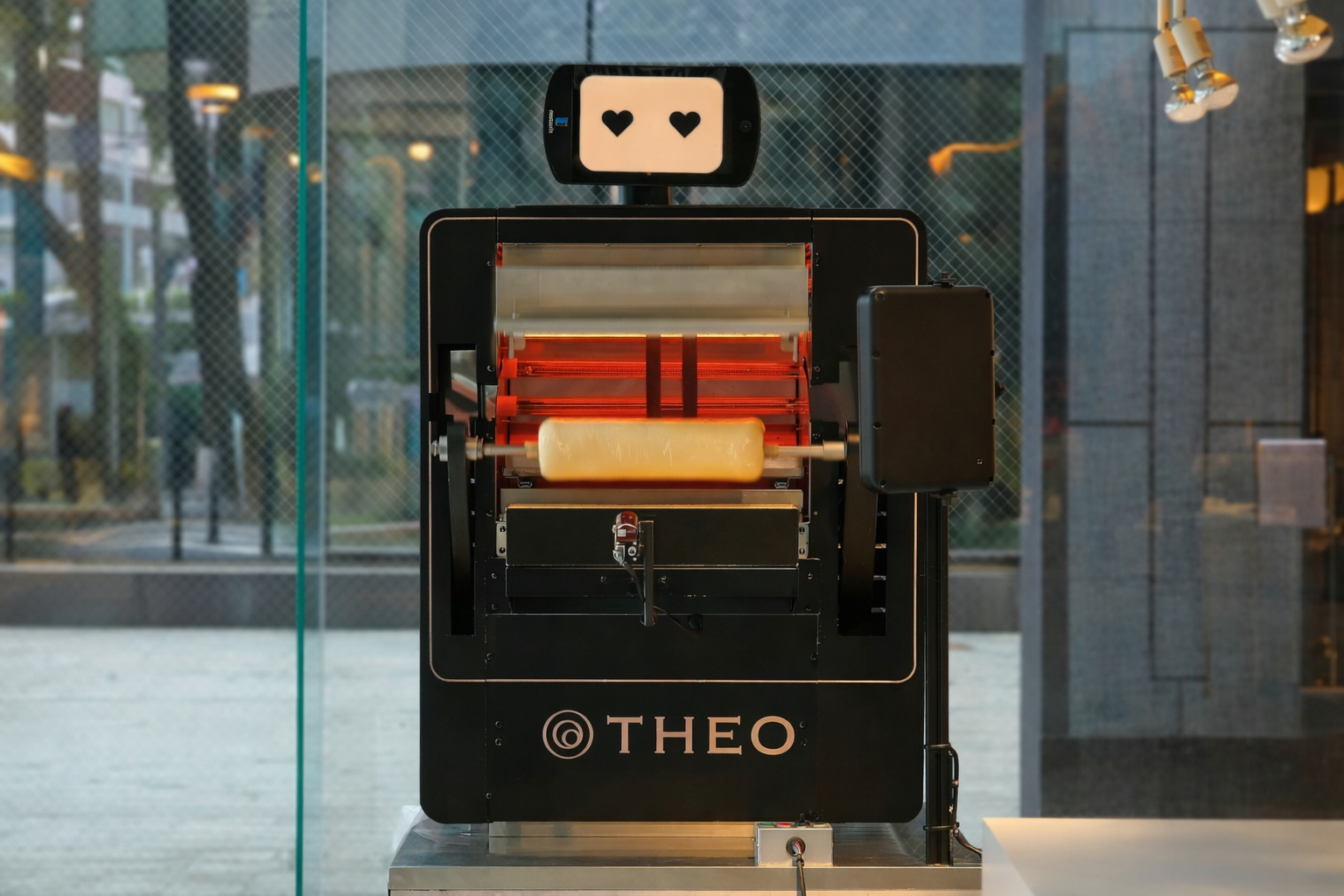 バンドー神戸青少年科学館に新カフェ！AIバウムクーヘン「THEO」体験のイメージ画像